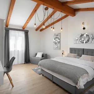 House Noe- With Hot Tub Villa
