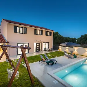 Nodus Villa